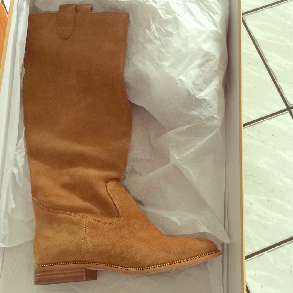 Pre owned great condition Mk Bay view boots